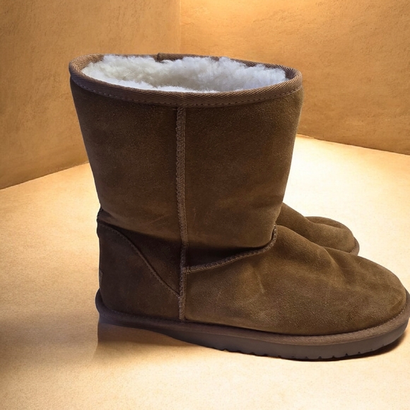 Koolaburra Chestnut Koola Short Suede Winter Boots - Picture 2 of 3